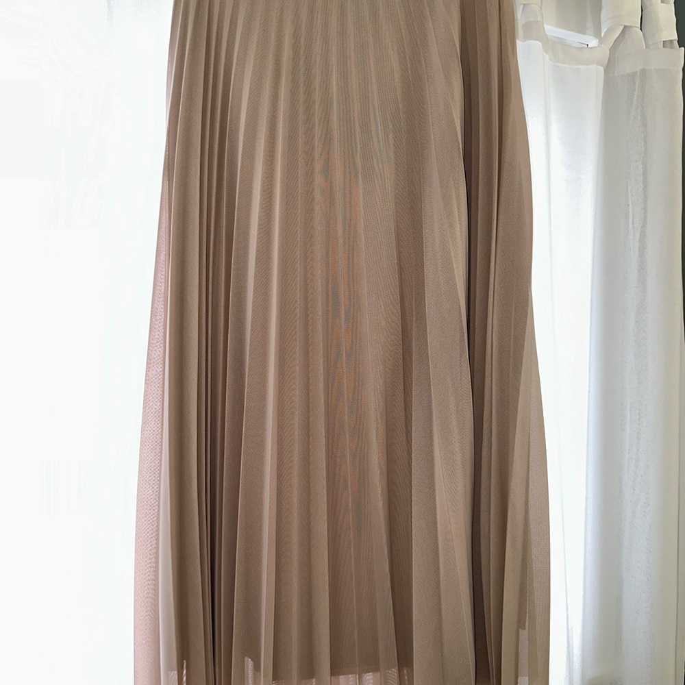 Elegant Tan Pleated Skirt